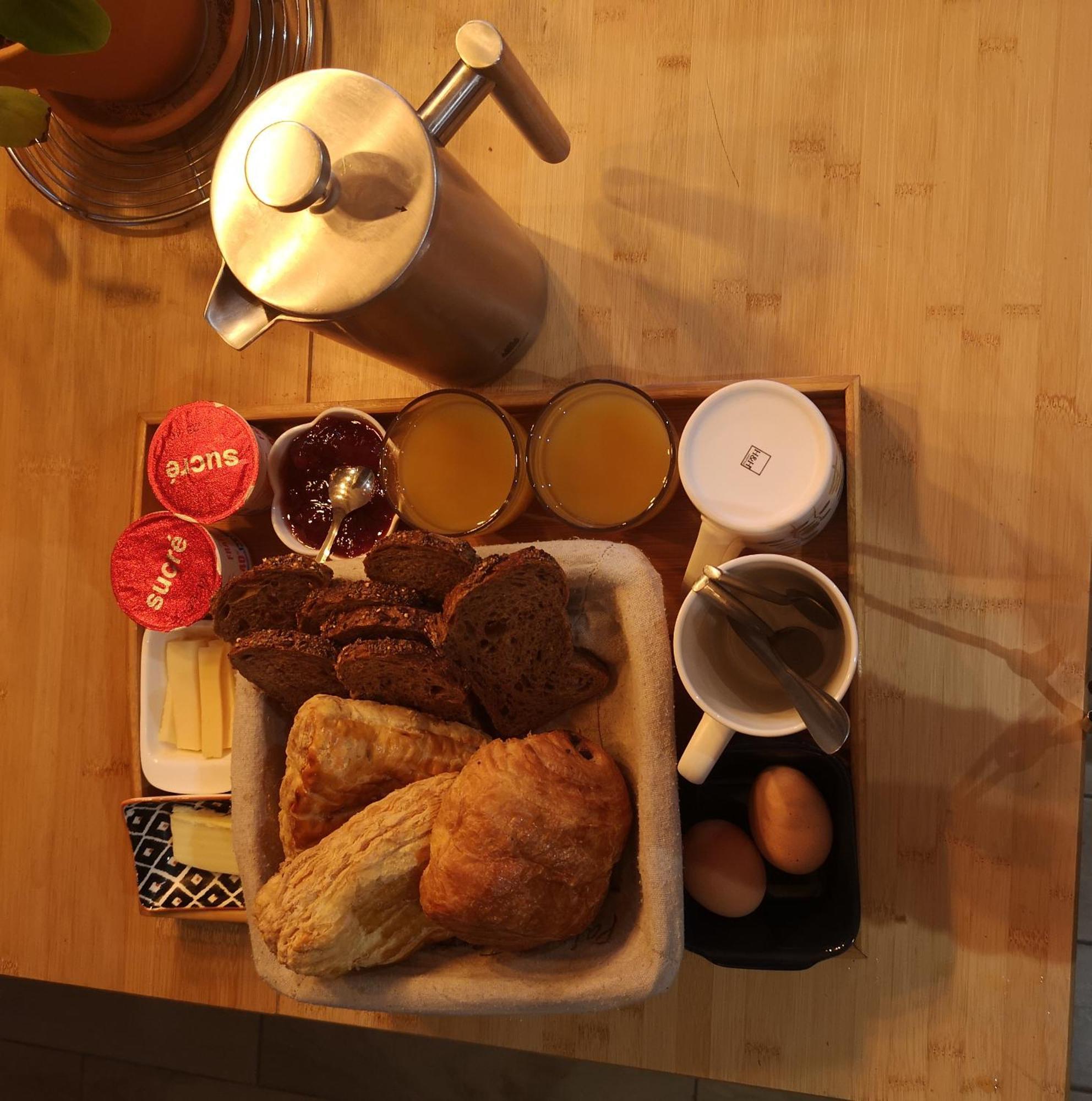 Au Gray Du Temps Suspendu Bed & Breakfast Pleslin-Trigavou Luaran gambar